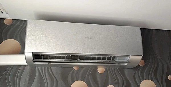 Установка кондиционера Haier Stellar «под окном», Екатеринбург